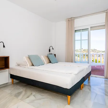Villa Villa, Golf